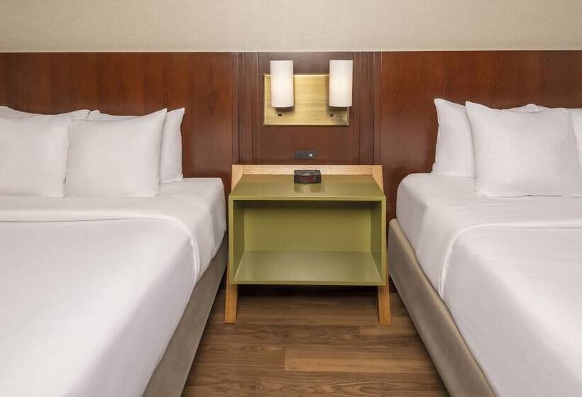 스탠다드 룸 더블 침대 2개, Comfort Inn West