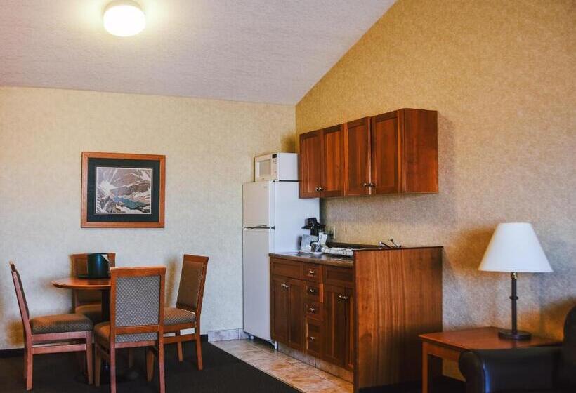 Студия Deluxe, Stony Plain Inn & Suites