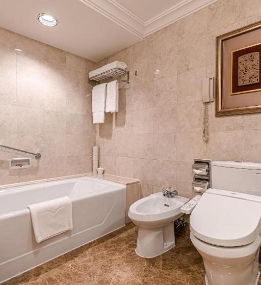 اتاق لوکس با تخت بزرگ, Shangri La Wuhan,close To The Mixc With Three Subway Lines