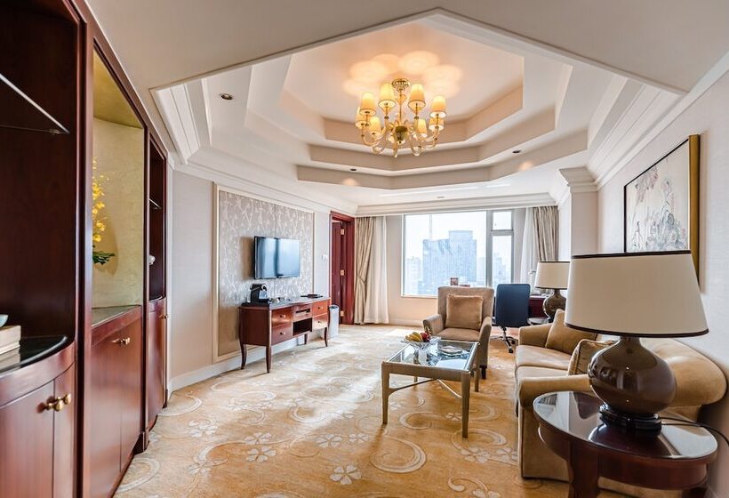 سوییت اجرایی, Shangri La Wuhan,close To The Mixc With Three Subway Lines