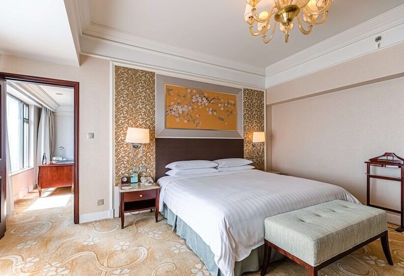 سوییت اجرایی, Shangri La Wuhan,close To The Mixc With Three Subway Lines