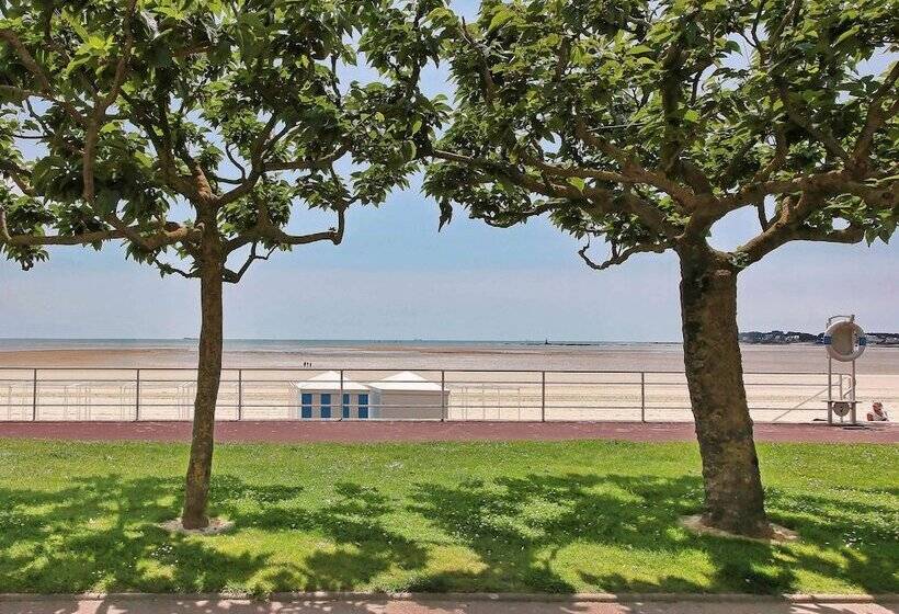 سوییت جونیور با چشم‌انداز دریا, Mercure La Baule Majestic