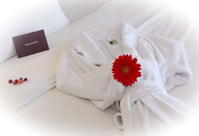 سوییت جونیور با چشم‌انداز دریا, Mercure La Baule Majestic