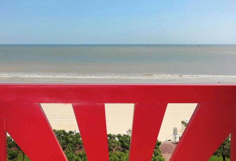 سوییت جونیور با چشم‌انداز دریا, Mercure La Baule Majestic