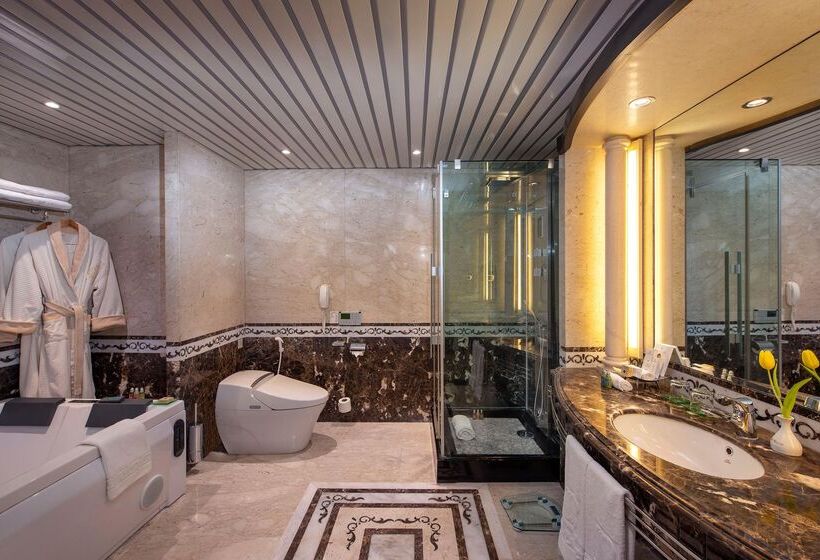 سوئیت رویال, Sonesta St. George Hotel   Convention Center