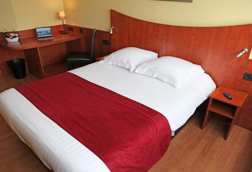 Семейный Номер, Logis Hotel Center