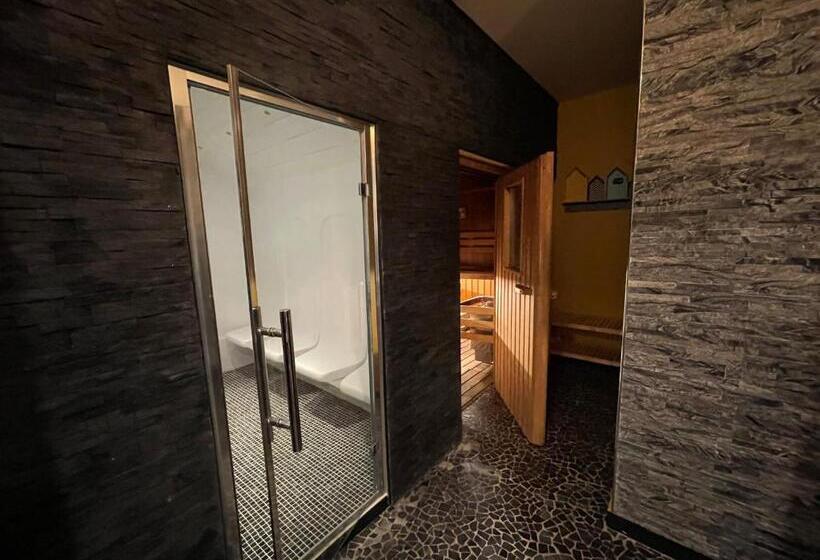 Апартаменты Superior 1 Спальня, Logis Hotel Center