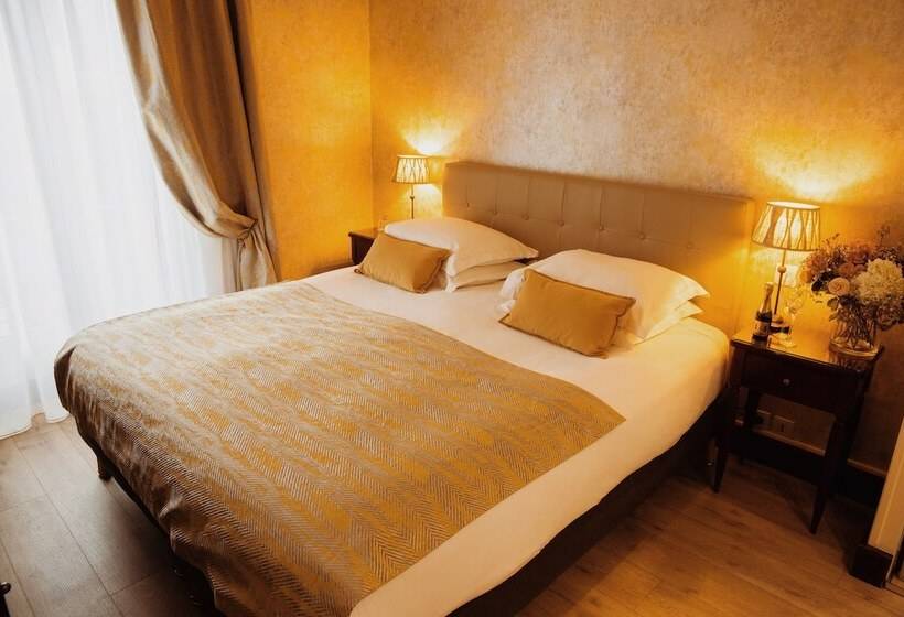 Superior Room, Waldorf Montparnasse