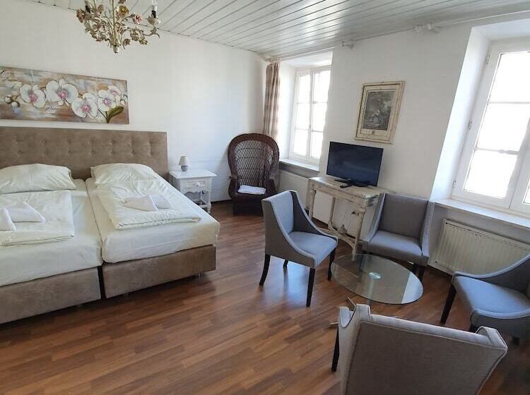 اتاق استاندارد سه نفره, Pension Seibel
