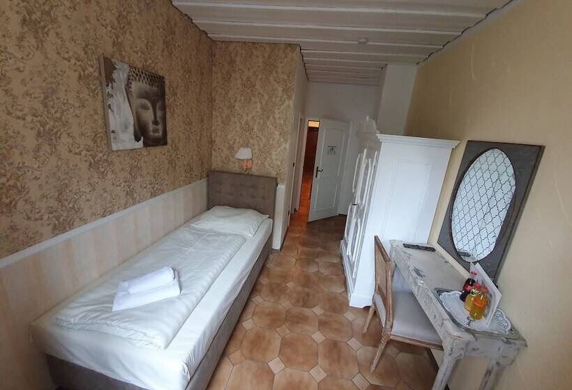 اتاق استاندارد یک نفره, Pension Seibel