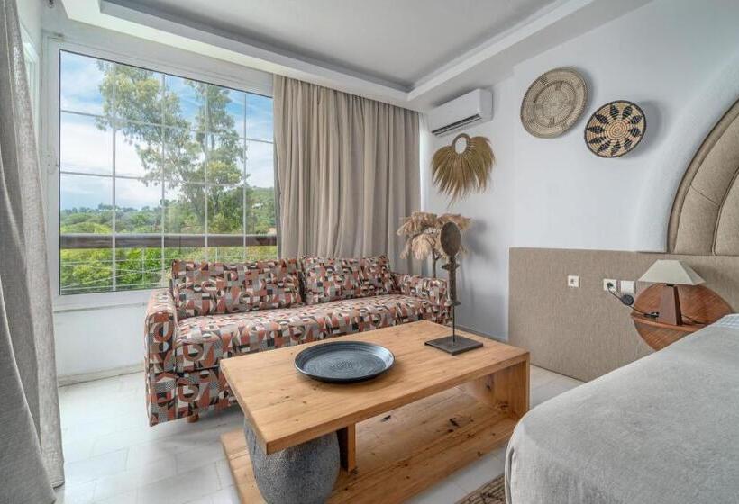 Deluxe Suite Sea View, Arco Beach