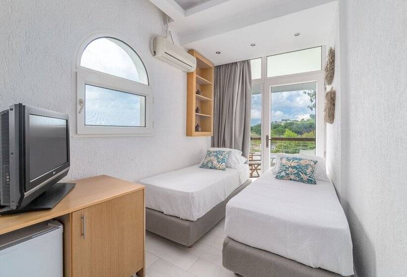 Deluxe Suite Sea View, Arco Beach