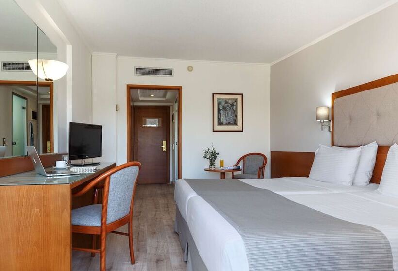 스탠다드 룸 풀장 전망, Best Western Plus Hotel Plaza