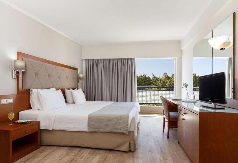 4인용 스탠다드 룸, Best Western Plus Hotel Plaza