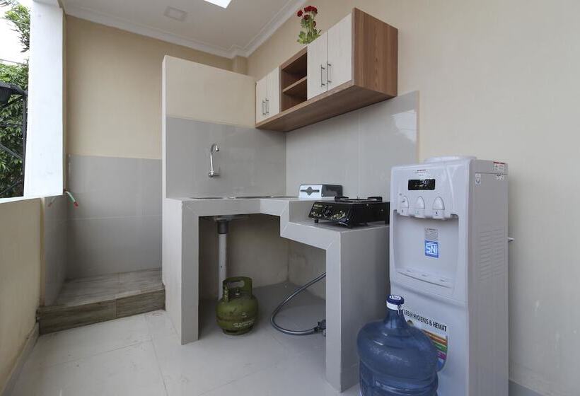 Номер Стандарт, Reddoorz Plus Near Jogja Kembali Monument