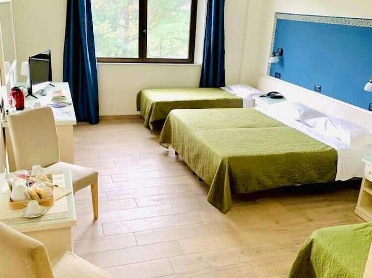 Номер Стандарт Трехместный, Il Grifo Hotel E Bisteccheria Toscana