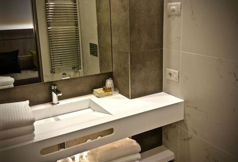 Quarto Quádruplo Premium, Principe Palace