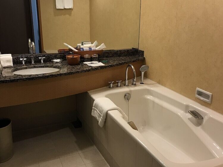 Номер Клуб, The Yokohama Bay Hotel Tokyu
