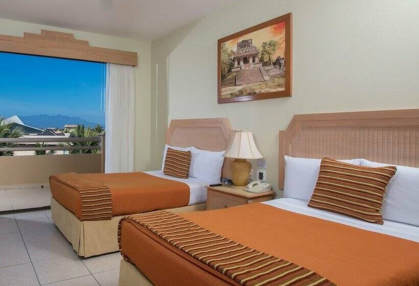 Studio Superior, Paradise Village