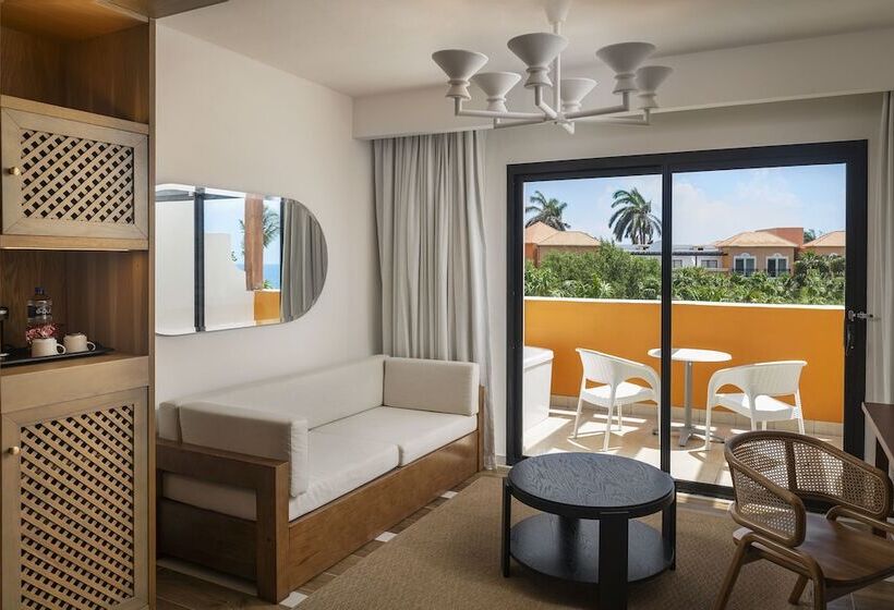סוויטת ג'וניור נוף לים, El Beso - Adults Only at Ocean Coral & Turquesa - All Inclusive
