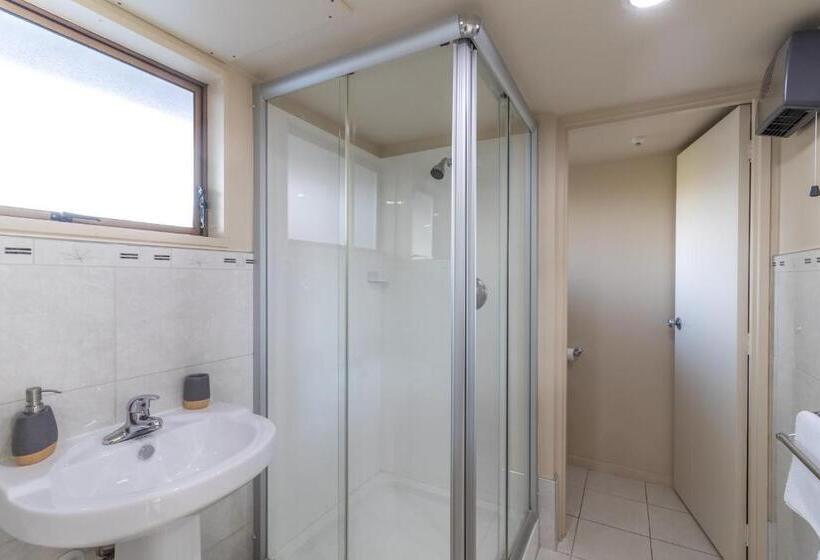 Студио Executive, Admirals Motor Inn