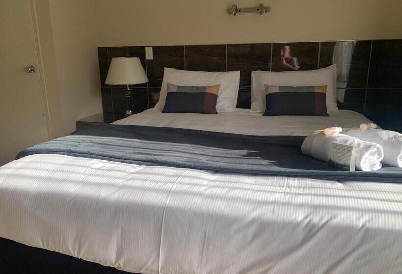 Студио Executive, Admirals Motor Inn