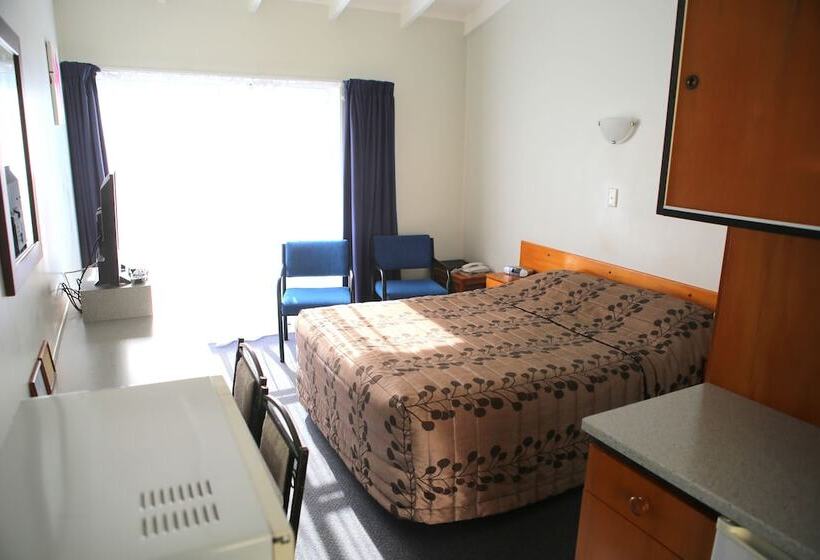 استودیوی استاندارد, Motel Six