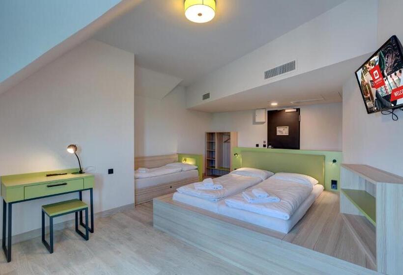 Номер Стандарт Трехместный, Meininger Hotel München Olympiapark