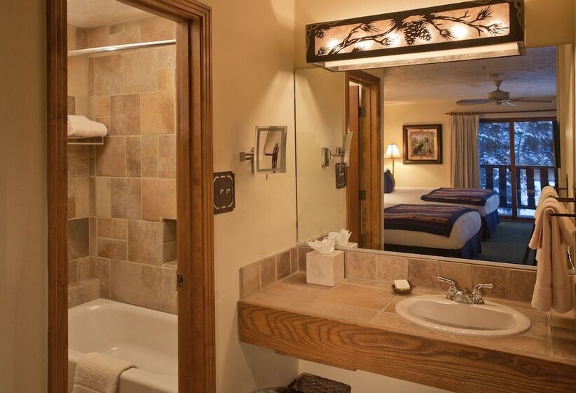 Люкс, Alpine Village Suites