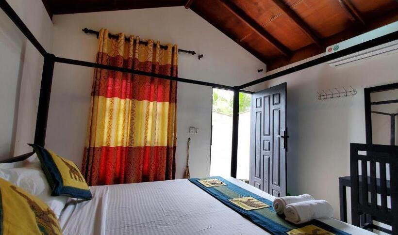 标准间, Surf And Stay Arugam Bay