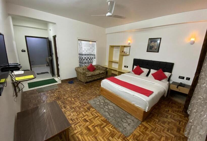 اتاق لوکس, Hidden Gem Residency
