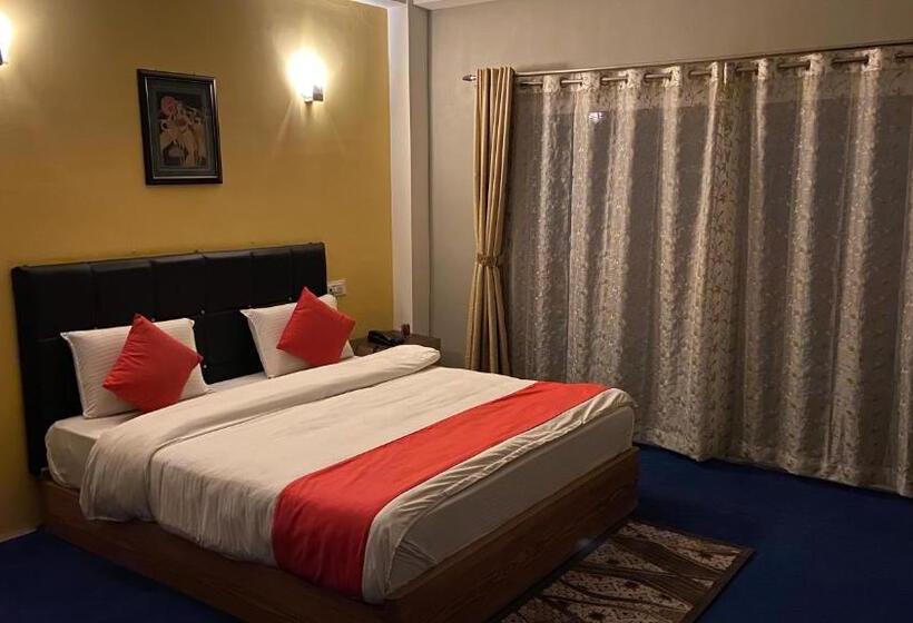 اتاق لوکس, Hidden Gem Residency