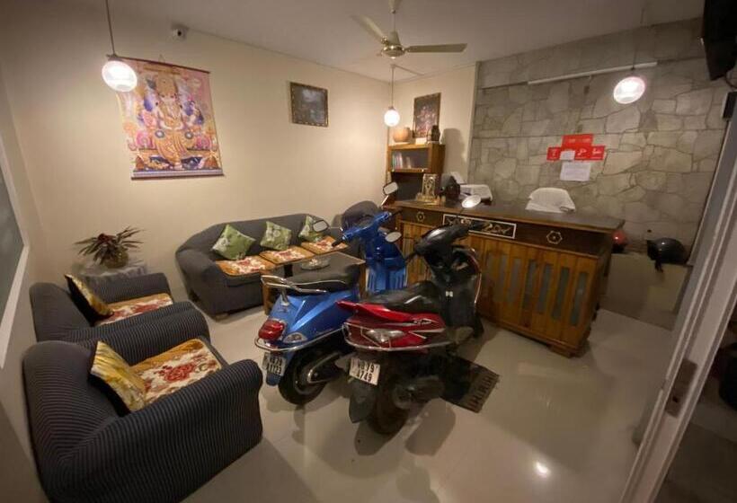 اتاق لوکس, Hidden Gem Residency