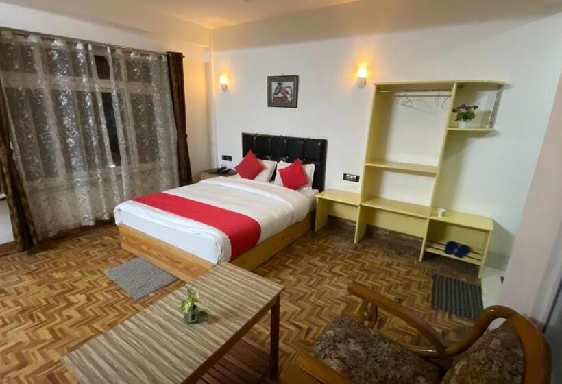 اتاق لوکس, Hidden Gem Residency