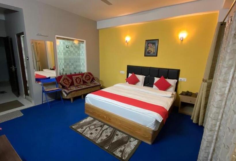 اتاق لوکس, Hidden Gem Residency