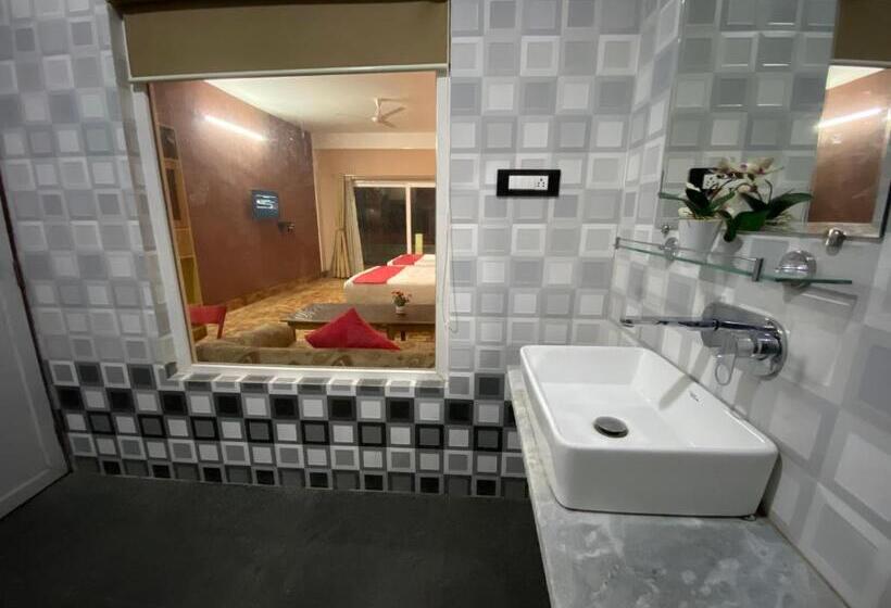 اتاق لوکس چهار تخته, Hidden Gem Residency