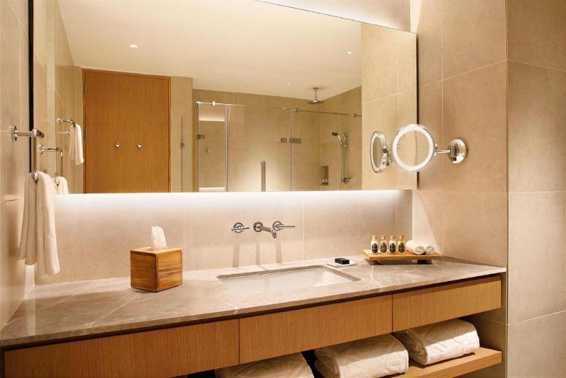 带大床的豪华间, Taj Rishikesh Resort & Spa, Uttarakhand