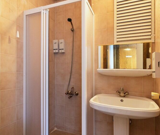 Номер Стандарт Трехместный, Otel Kabasakal