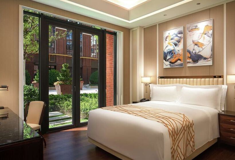 اتاق لوکس, Conrad Tianjin