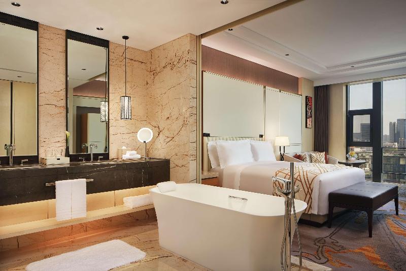 اتاق لوکس با تخت بزرگ, Conrad Tianjin