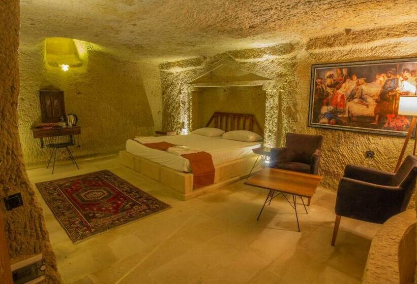 سوییت لوکس, Harkasos Cave