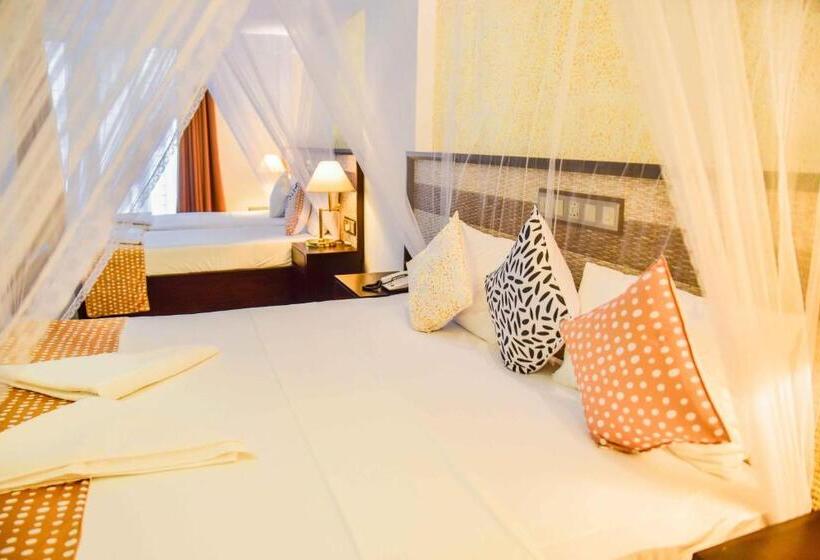 Семейный Номер, Thissa Inn