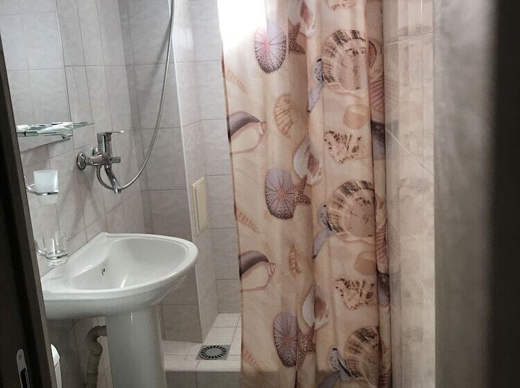 Quarto Triplo Estandar, Guest House Na Tsvetochnoy