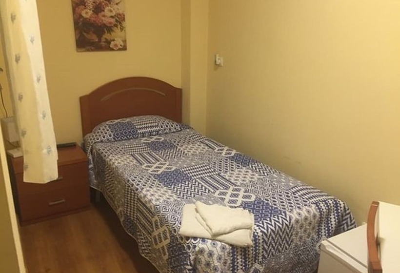 اتاق استاندارد یک نفره, Hostal Becares