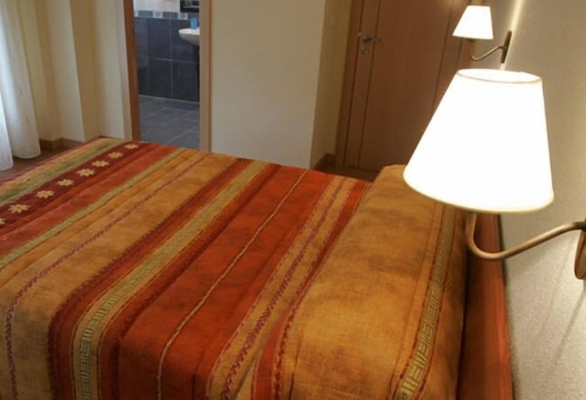 اتاق استاندارد, Hostal Hispanico Ii