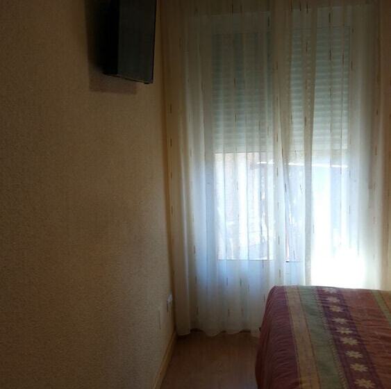 اتاق استاندارد, Hostal Hispanico Ii