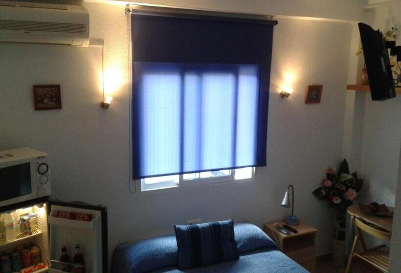 スタンダードルーム, Hostal Arneva Orihuela