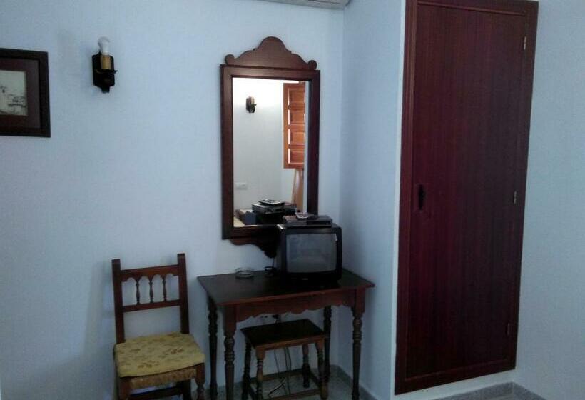 스탠다드 룸, Hostal Meson La Cadena