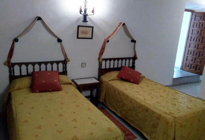스탠다드 룸, Hostal Meson La Cadena