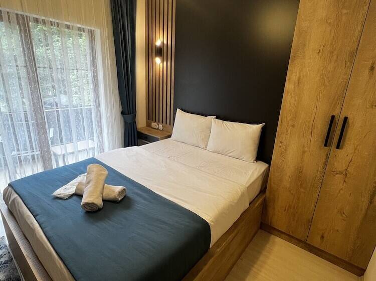 اتاق استاندارد چهار تخته, Mego Suite Otel